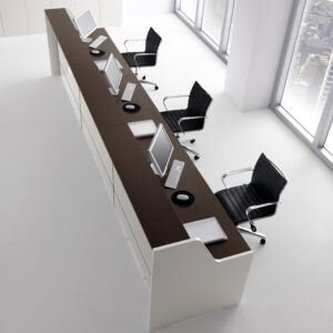 طاولة استقبال